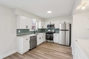 Williamsburg North in Indianapolis, IN - Building Photo