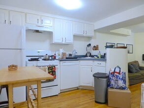 28 Edgerly Rd, Unit B in Boston, MA - Building Photo - Building Photo