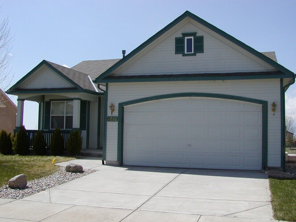 4255 Morning Glory Rd in Colorado Springs, CO - Building Photo