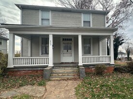 405 Langhorne Ln in Lynchburg, VA - Building Photo