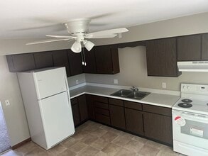 1203 W Centre St, Unit Canaan Place in Springfield, IL - Foto de edificio - Building Photo