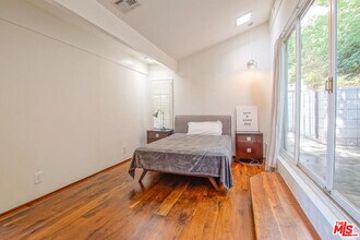 1541 Marlay Dr in Los Angeles, CA - Building Photo - Building Photo