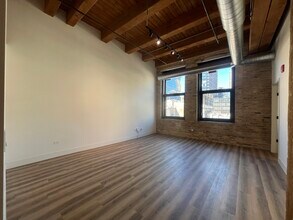 151 W Ohio St, Unit 304 in Chicago, IL - Building Photo - Building Photo