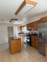 412 Coventry Dr in Stockton, CA - Building Photo