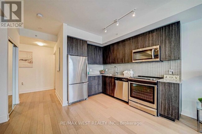 30-5330 Shore Breeze Dr in Toronto, ON - Building Photo - Building Photo