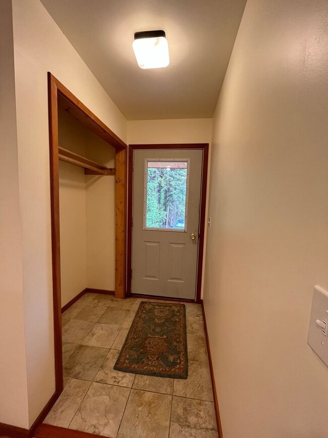 1274 Ballina Rd in Fairbanks, AK - Building Photo - Building Photo