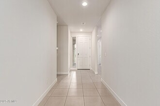 6918 W Winston Dr in Phoenix, AZ - Building Photo - Building Photo