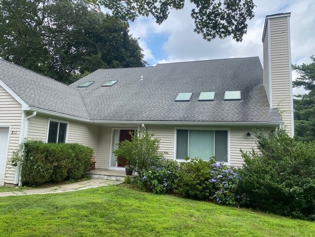 511 Scofieldtown Rd in Stamford, CT - Building Photo - Building Photo