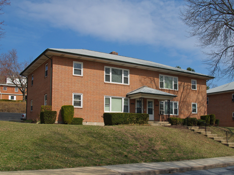 4200 Sussex Dr in Harrisburg, PA - Foto de edificio