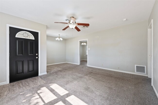 322 24th Ave N in Texas City, TX - Building Photo - Building Photo