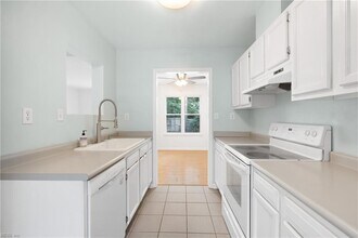 337 Hutton Cir in Virginia Beach, VA - Building Photo - Building Photo