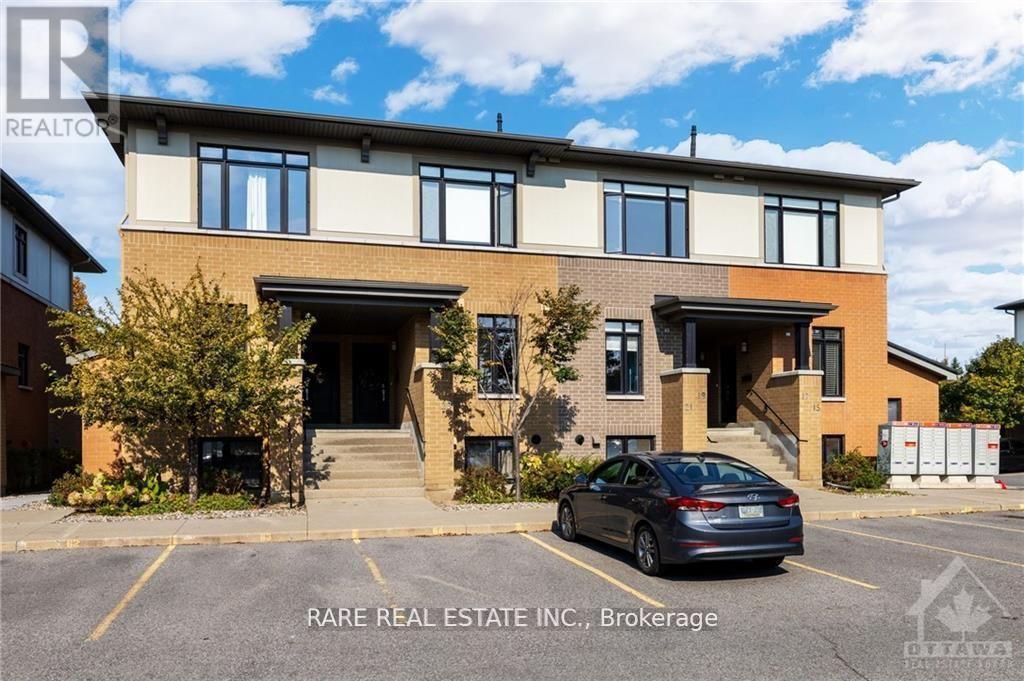 27 Bergeron Private in Ottawa, ON - Building Photo