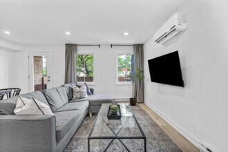 887 Somerset St W in Ottawa, ON - Building Photo - Building Photo