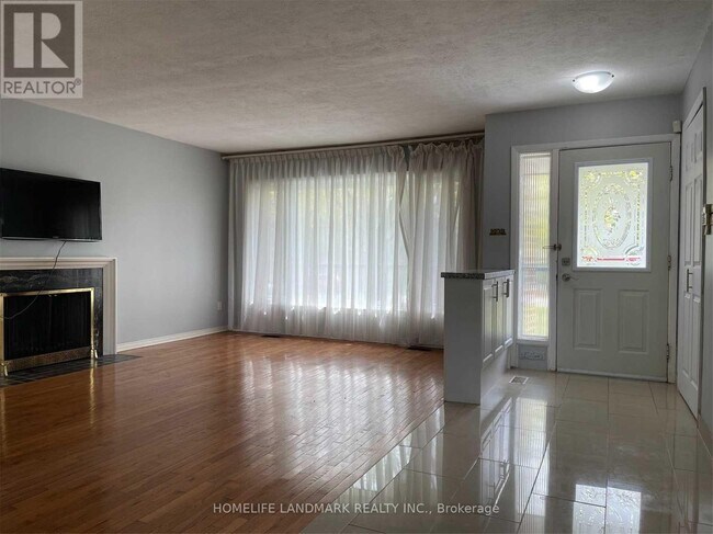 222 Cummer Ave in Toronto, ON - Building Photo - Building Photo