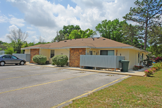 7895 Boyd Ave in Pensacola, FL - Foto de edificio - Building Photo