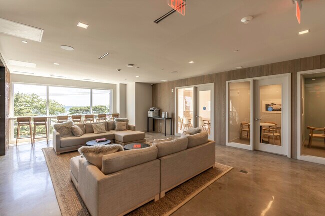 The Robinson in Revere, MA - Foto de edificio - Interior Photo