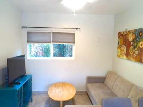 6036 Capistrano Ave in Los Angeles, CA - Building Photo - Building Photo