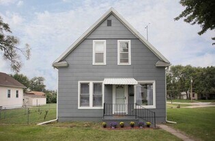 1904 S 8th St in Council Bluffs, IA - Building Photo