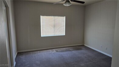 8934 Tom Noon Ave in Las Vegas, NV - Building Photo - Building Photo