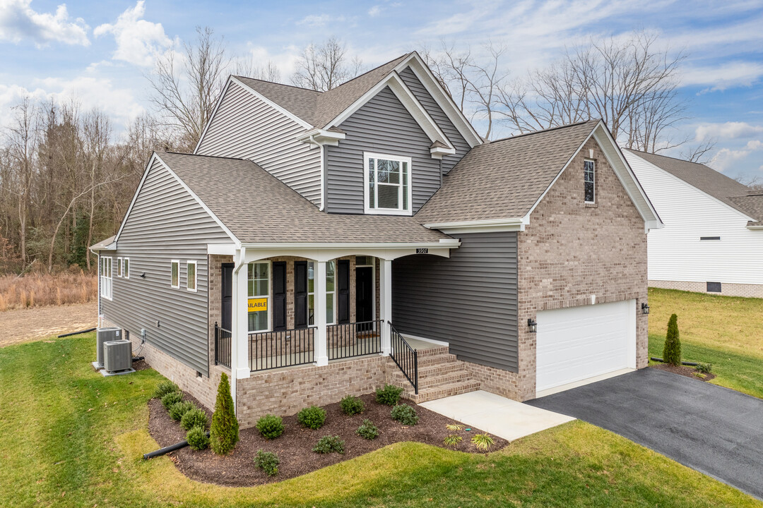 Roberts Forest at Hidden Valley in Chester, VA - Building Photo