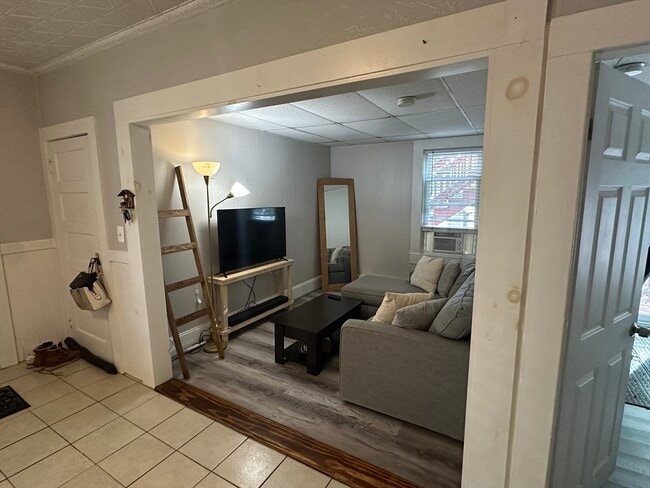 266 W 6th St in Lowell, MA - Building Photo - Building Photo
