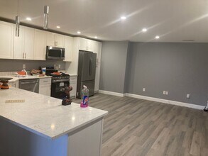 1910 Fox Chapel Rd in Pittsburgh, PA - Building Photo - Building Photo