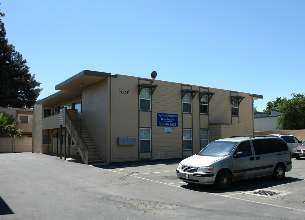 1636 Clayton Rd in Concord, CA - Foto de edificio