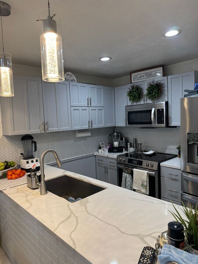 115 Candice Pl in Vista, CA - Building Photo - Building Photo