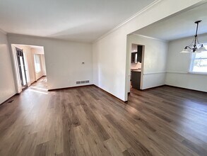 6998 Doran Dr in Columbus, OH - Building Photo - Building Photo