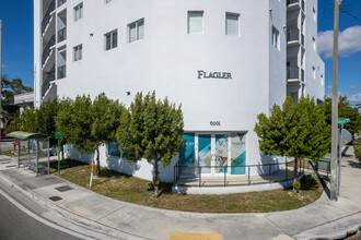 6001 W Flagler St in Miami, FL - Building Photo - Building Photo