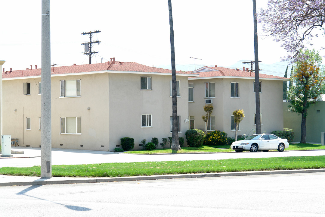 608 W Glenoaks Blvd in Glendale, CA - Building Photo