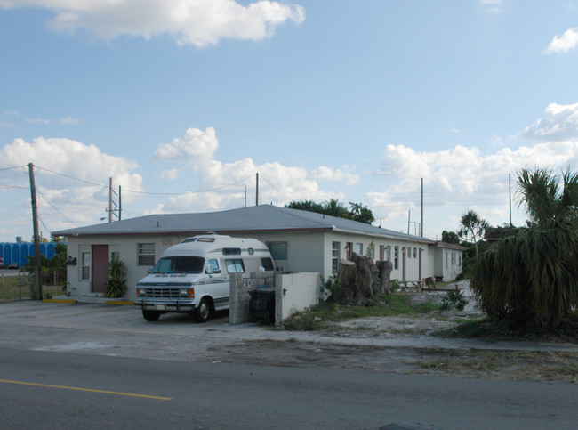 1012 NW 2nd Ave in Hallandale Beach, FL - Building Photo - Building Photo