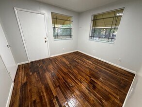 1727 Campus St in Jacksonville, FL - Foto de edificio - Building Photo