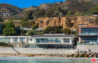 31388 Broad Beach Rd in Malibu, CA - Building Photo - Building Photo
