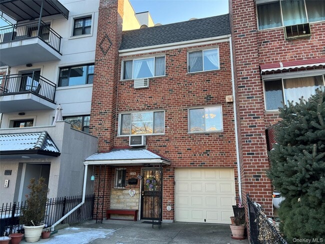 property at 21-04 Hoyt Ave S