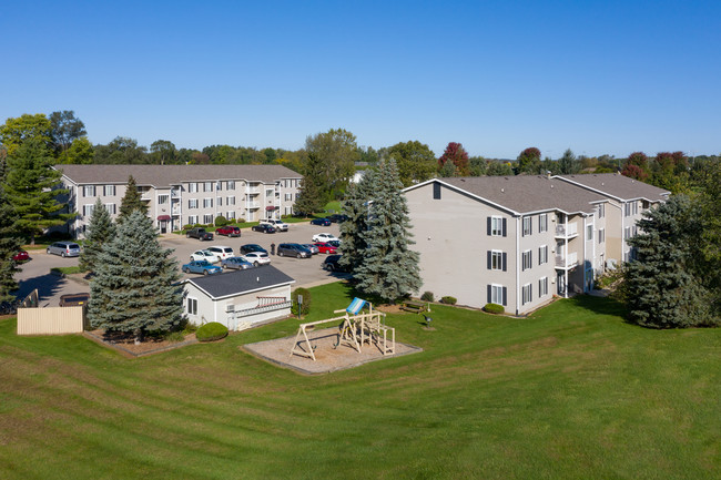 Chandler Estates Apartments in Coldwater, MI - Foto de edificio - Building Photo