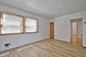 343 Loma Vista St in El Segundo, CA - Building Photo - Building Photo