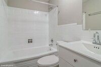 605 N Wolf Rd photo'