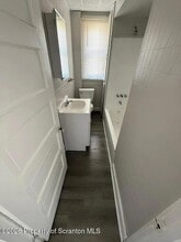 214 S Sumner Ave, Unit 2 in Scranton, PA - Building Photo - Building Photo