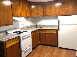 1233 Main St in Holden, MA - Foto de edificio - Building Photo