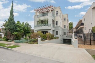 11961 Darlington Ave in Los Angeles, CA - Building Photo