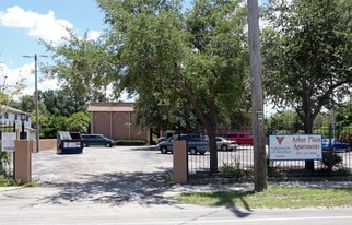 Arbor Place Apartments in Tampa, FL - Building Photo