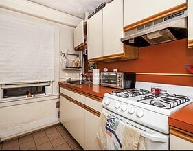 94 W Cedar St, Unit 2 in Boston, MA - Building Photo - Building Photo