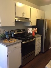 Meadowood Apartments in Mountain View, CA - Building Photo - Building Photo