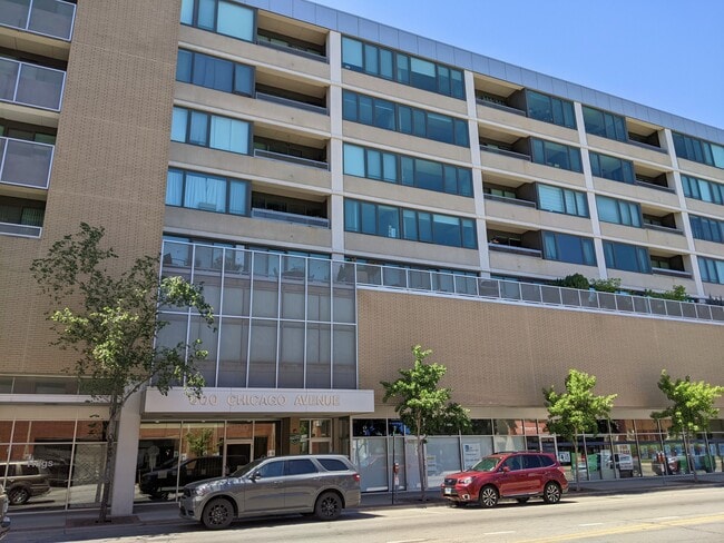 property at 900 Chicago Ave