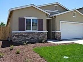 4284 Lasalle Dr in Merced, CA - Foto de edificio - Building Photo