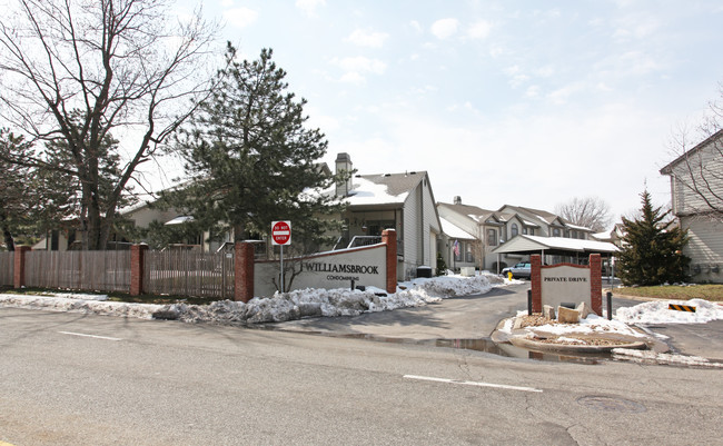 Williamsbrook Condominiums in Prairie Village, KS - Building Photo - Building Photo