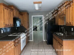 8205 Heartfield Ln in Beaumont, TX - Building Photo - Building Photo