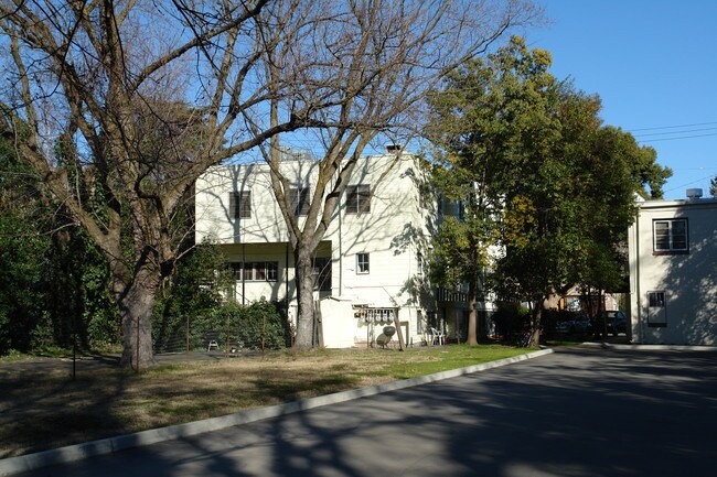 1129 Magnolia Ave in Chico, CA - Building Photo - Building Photo