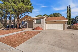 2356 Juliette Low Dr in El Paso, TX - Building Photo